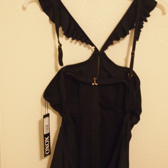 Clothes Looking for a New Home. - Picture 8 of 16